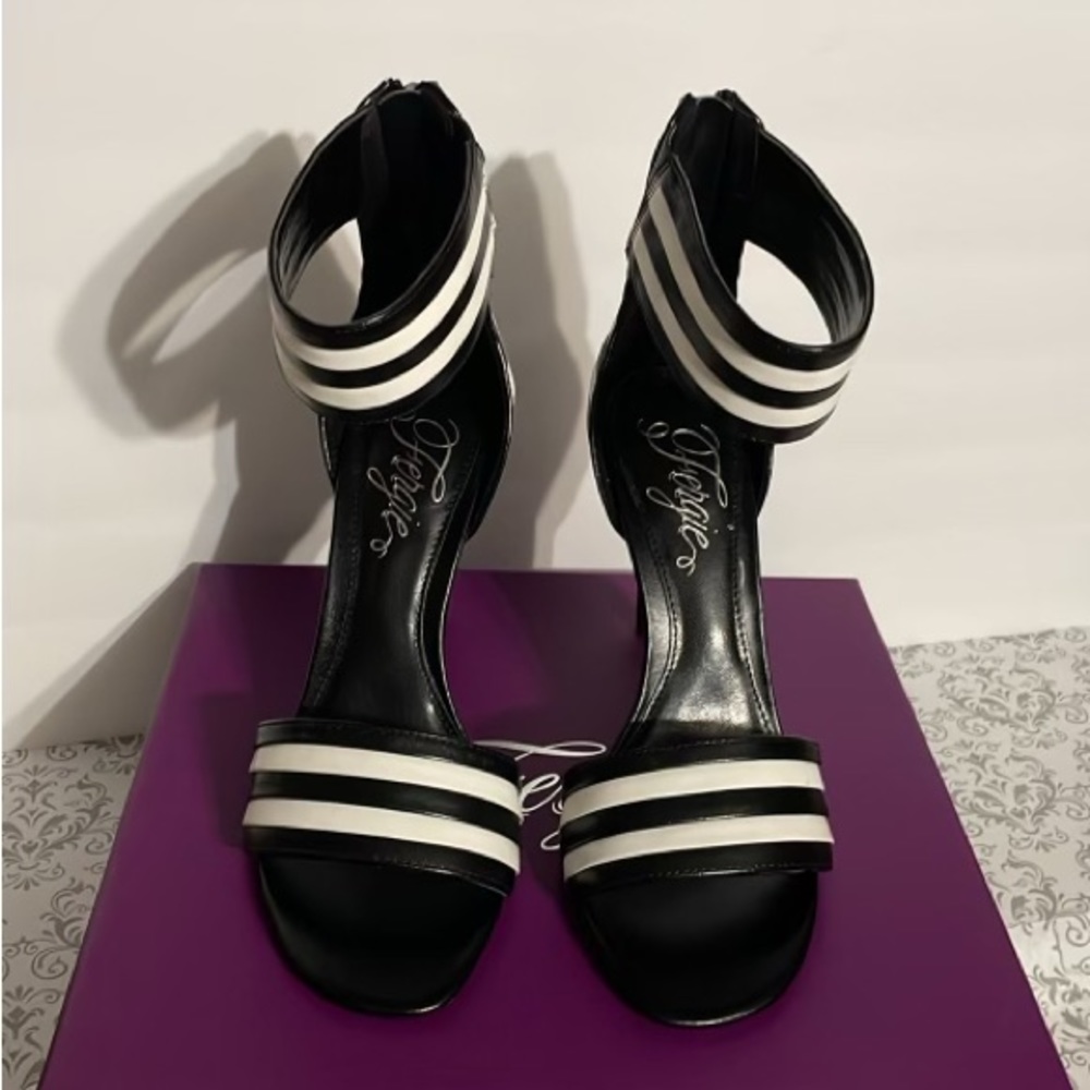 Fergie, Torcha heeled sandals, size 8M